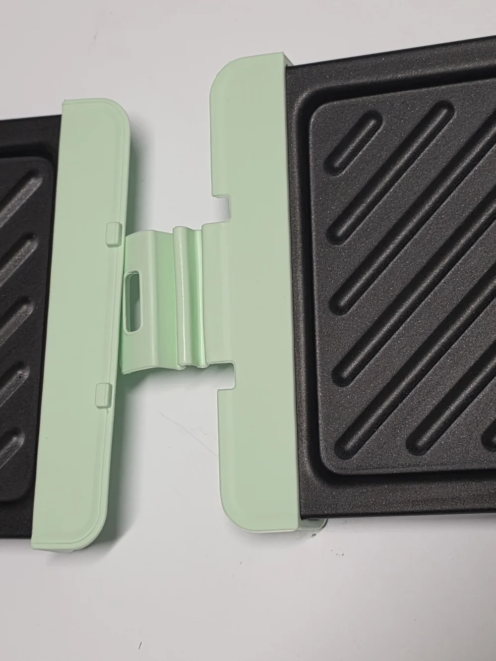 Crofton Microwave Grilled Cheese Maker Green Black Silicone Metal